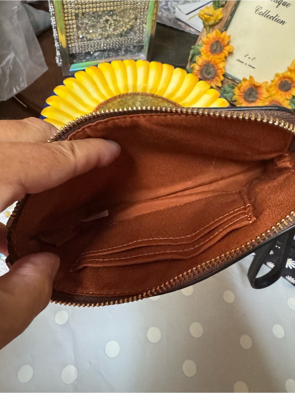Coach Wristlet Sunflower ๐ป & other sunflower accessories - Picture 9 of 9
